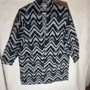 Brittany Black Zigzag Patterned Cardigan in Black and Gray Size L